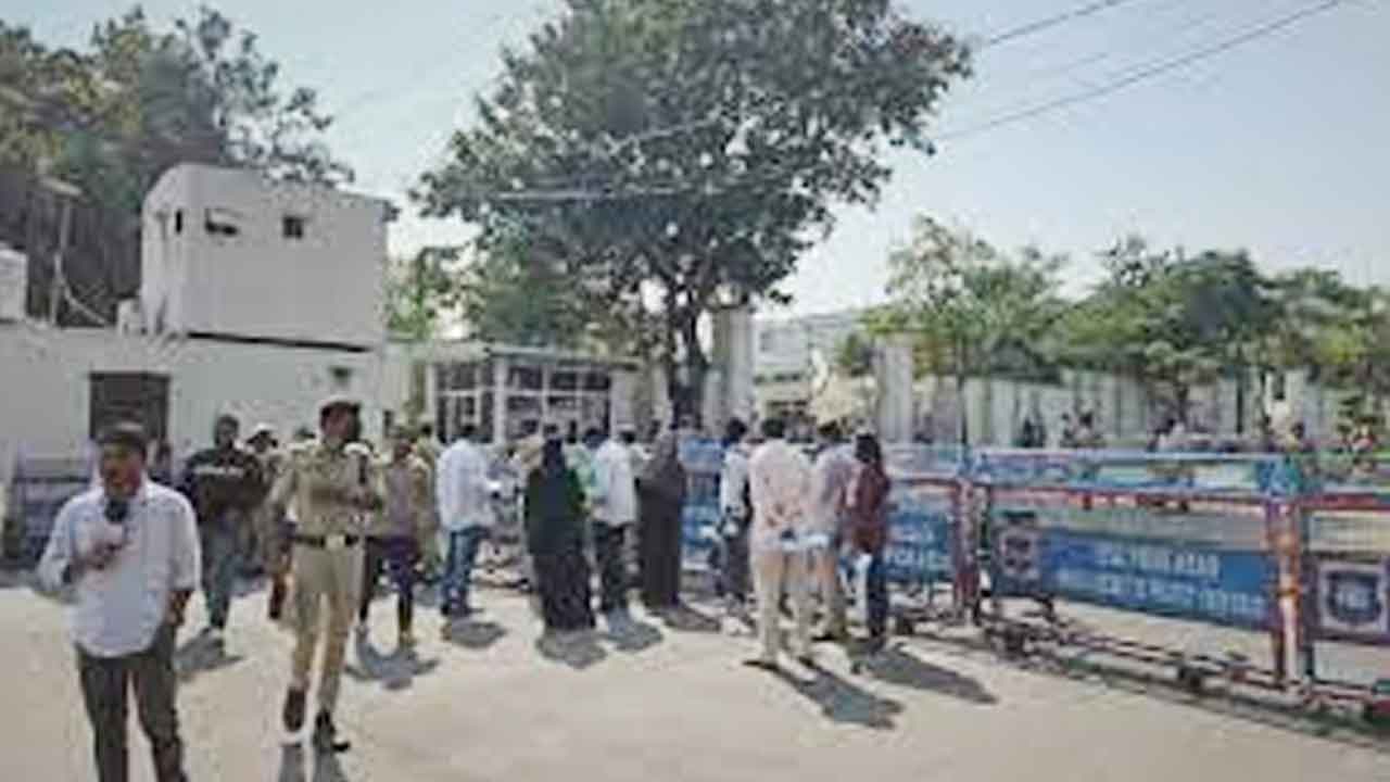 ప్రజావాణికి 2,715 దరఖాస్తులు