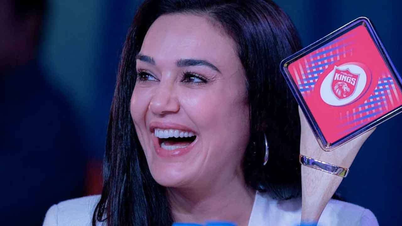 Punjab Kings: ఐపీఎల్ వేలంలో పొర‌పాటు.. త‌ప్పుడు ప్లేయ‌ర్‌ను కొన్న పంజాబ్ కింగ్స్.. వీడియో