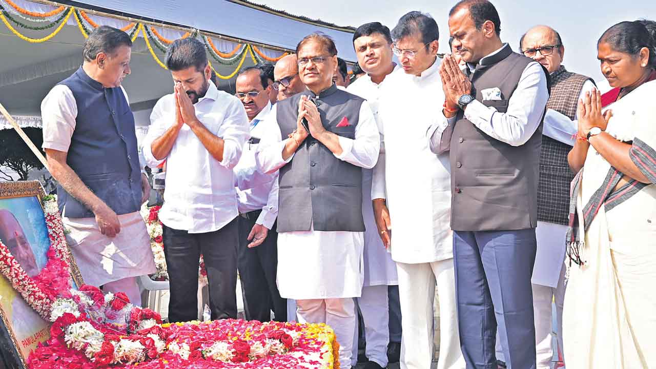 దేశ కీర్తిని ప్రపంచానికి చాటిన మేధావి పీవీ