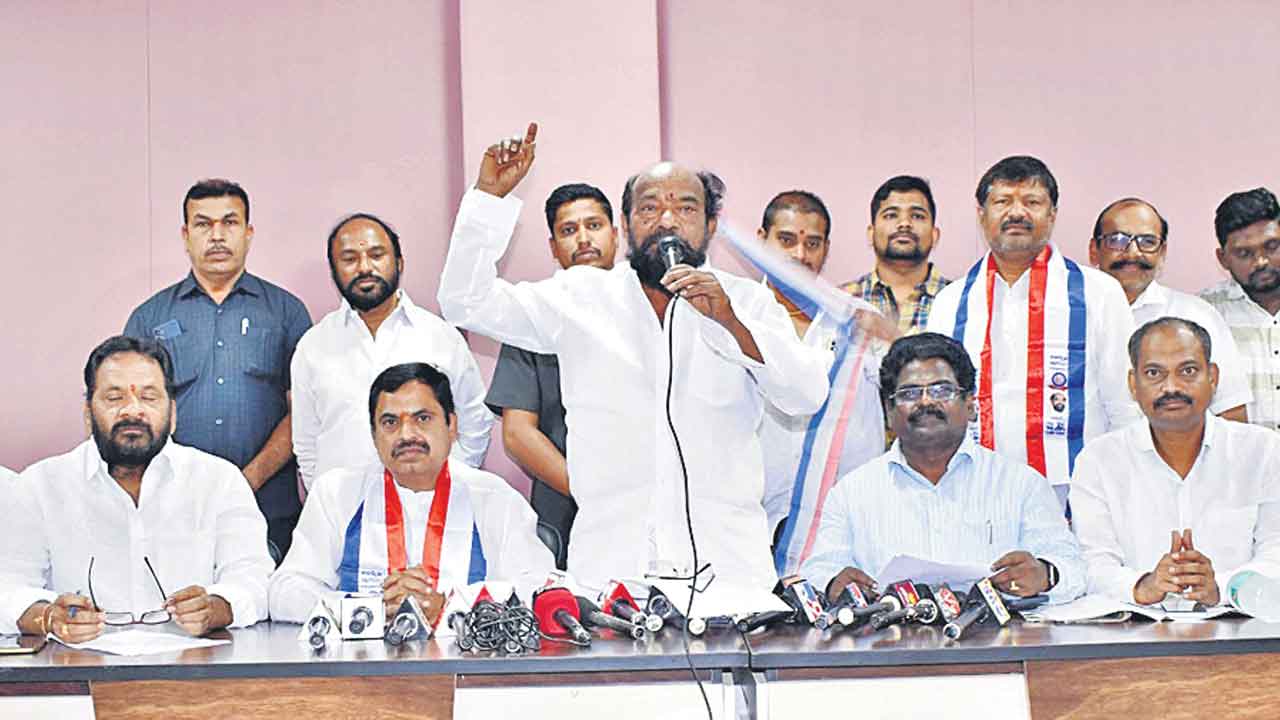 బీసీ బిల్లు కోసం 13, 14 తేదీల్లో ఢిల్లీలో ఆందోళన