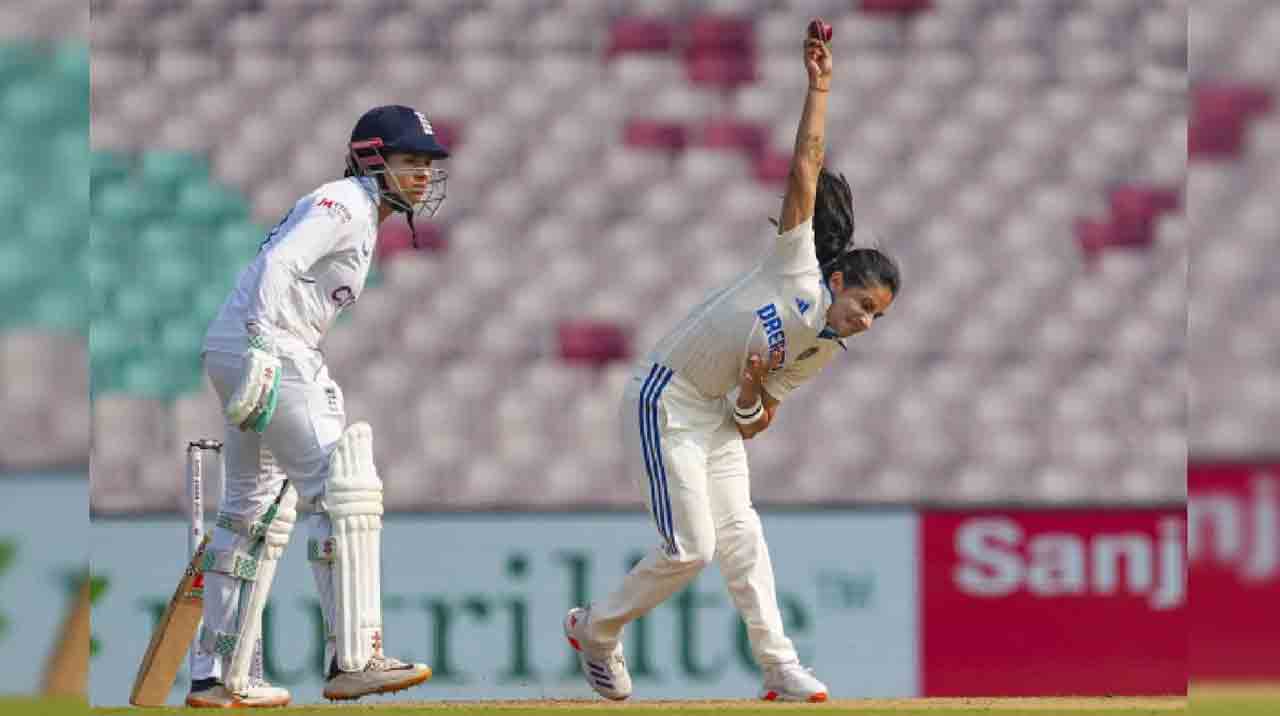 IND vs ENG | రెండు వికెట్లు కోల్పోయిన‌ ఇంగ్లండ్.. ఏకైక టెస్టులో ప‌ట్టుబిగిస్తున్న భార‌త్