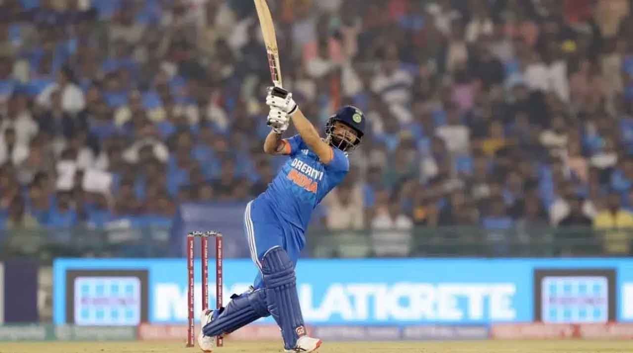 Rinku Singh | 100 మీట‌ర్ల సిక్స‌ర్ బాదిన రింకూ.. విస్తుపోయిన ఆసీస్ సార‌థి.. వీడియో