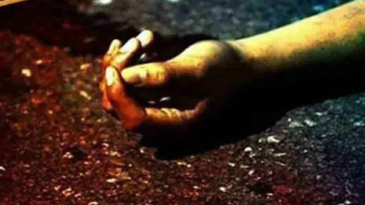 ఖాజాగూడ లింకురోడ్డులో కారు పల్టీ