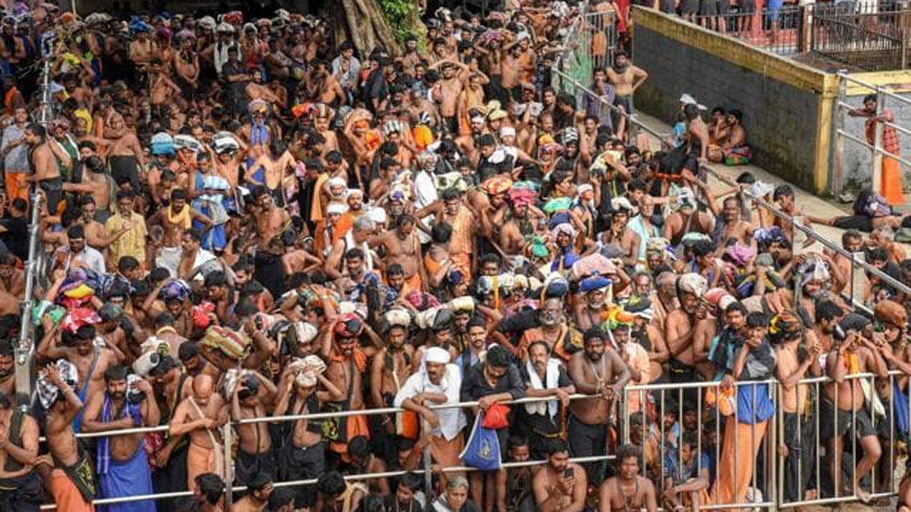Sabarimala | శబరిమలలో పెరిగిన రద్దీ.. దర్శనం కాకుండానే వెనక్కి వచ్చేస్తున్న భక్తులు