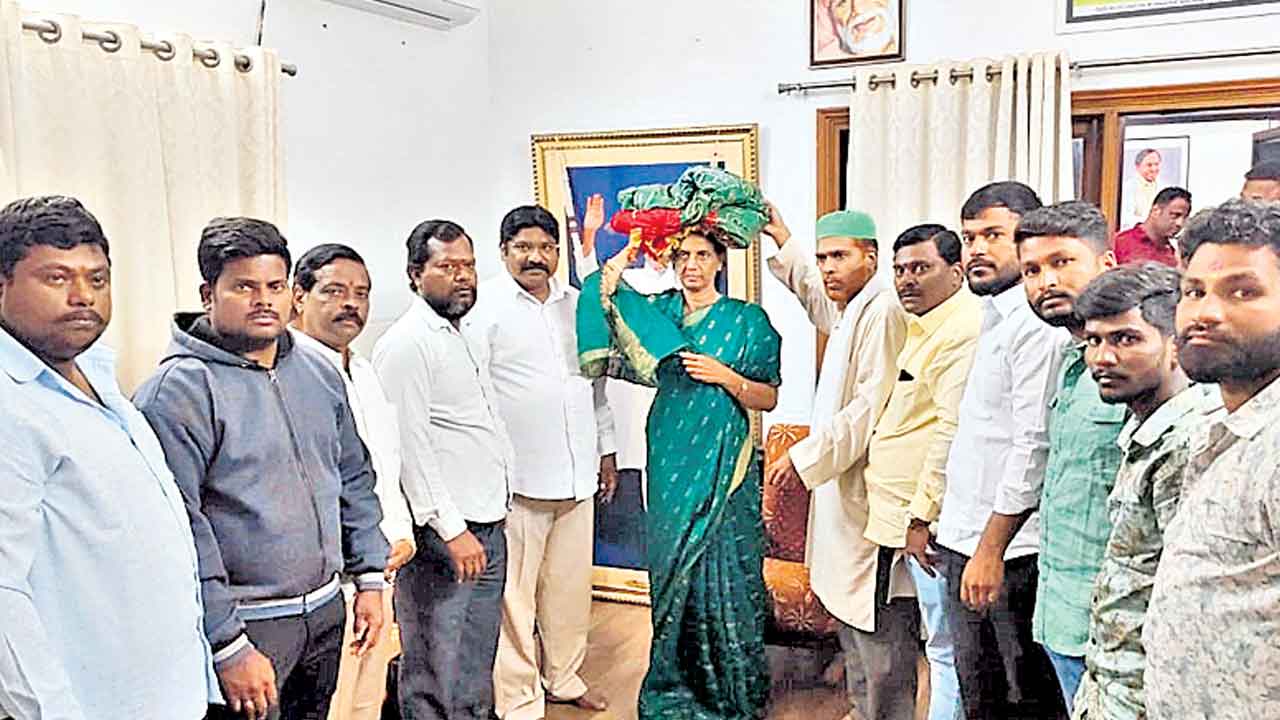 అందుబాటులో ఉంటా.. సమస్యలు పరిష్కరిస్తా..