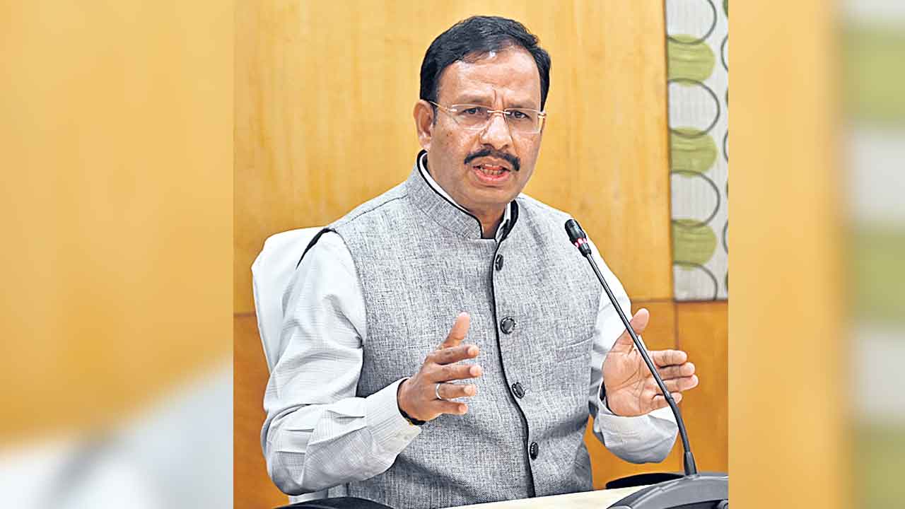 ఆర్టీసీ సిబ్బందిపై దాడులు సహించం