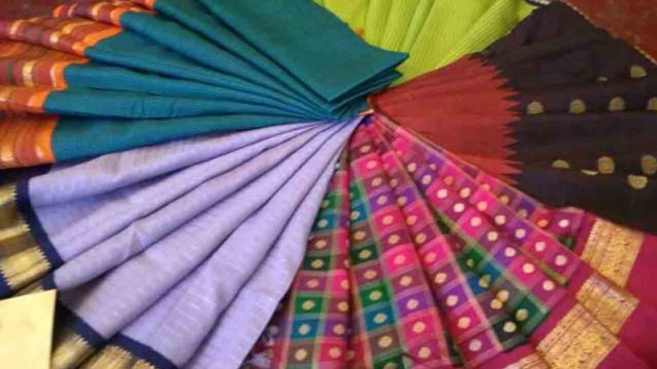 క్రిస్మస్ దుస్తుల పంపిణీకి 2 కోట్లు