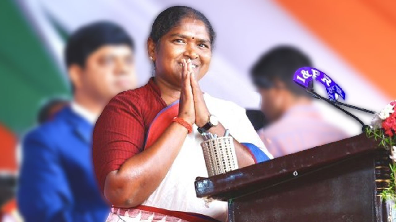 మిషన్‌ భగీరథ కార్యకలాపాలపై మంత్రి సీతక్క సమీక్ష