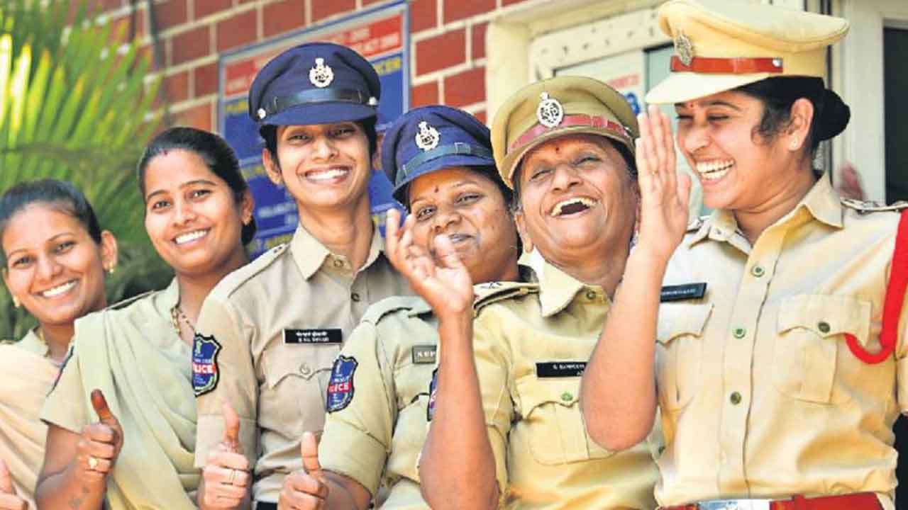 SHE Teems | ఫలించిన కేసీఆర్‌ ప్రభుత్వ ప్రయోగం‌‌.. ఆడవారికి ఆపదొస్తే గుర్తొచ్చేలా షీటీమ్స్‌