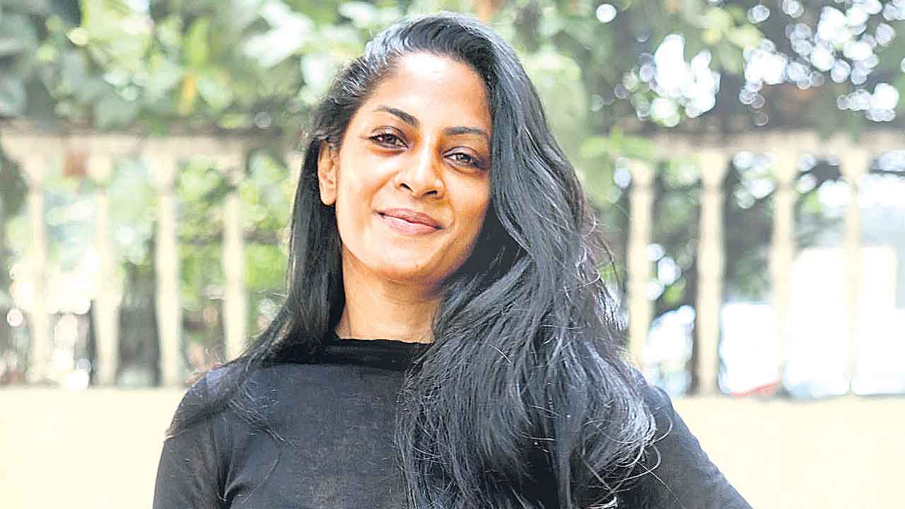 Shriya Reddy | స‌లార్ భామ శ్రియారెడ్డి ప్రతీసారి 60 పుష్-అప్స్ చేసేద‌ట‌.. !