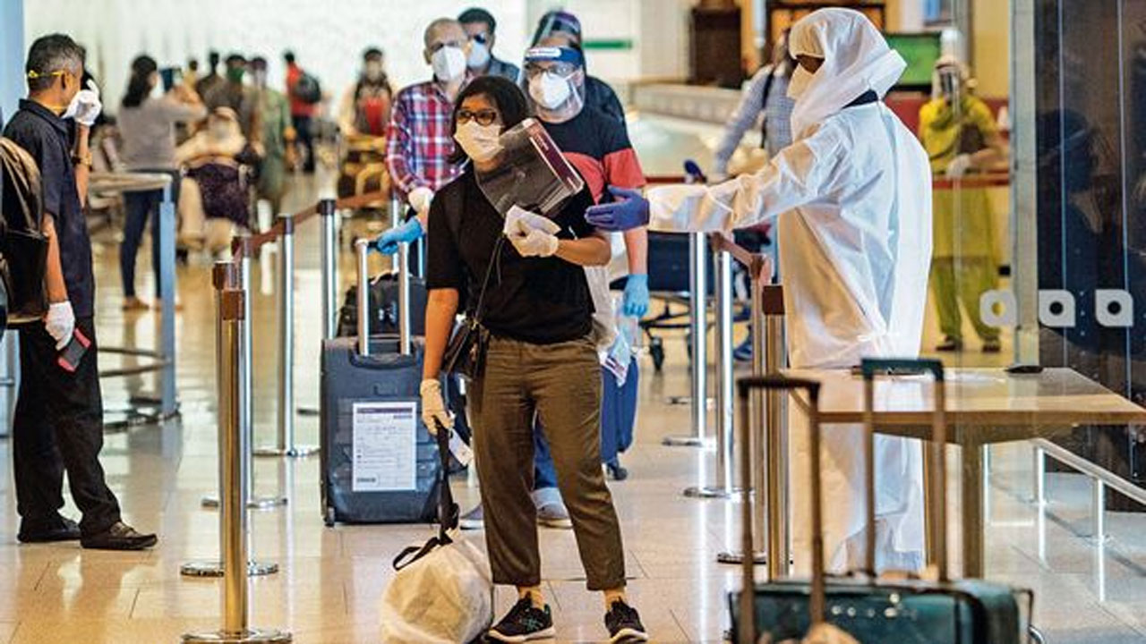 Singapore | మరోసారి కరోనా కలవరం.. న్యూఇయర్‌ వేడుకల వేళ మాస్క్‌ మస్ట్‌ చేసిన సింగపూర్‌