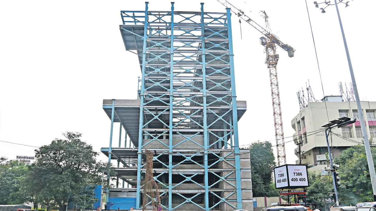 Smart Parking | స్మార్ట్‌ పార్కింగ్‌.. నాంపల్లిలో 15 అంతస్తులతో ఆటోమేటెడ్‌ మల్టీ లెవల్‌ పార్కింగ్‌ కాంప్లెక్స్‌