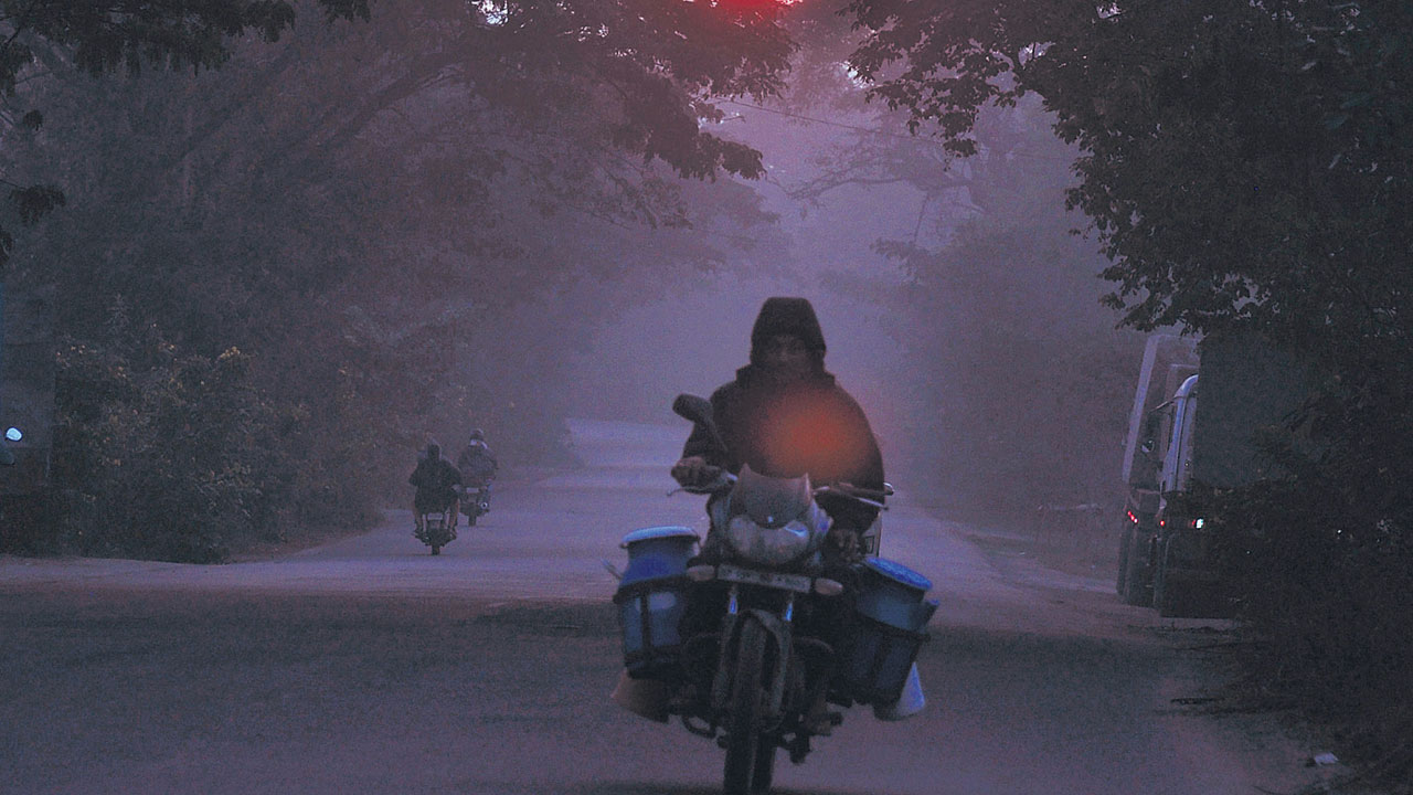 మంచు కురిసే కాలం.. బతుకు పయనం