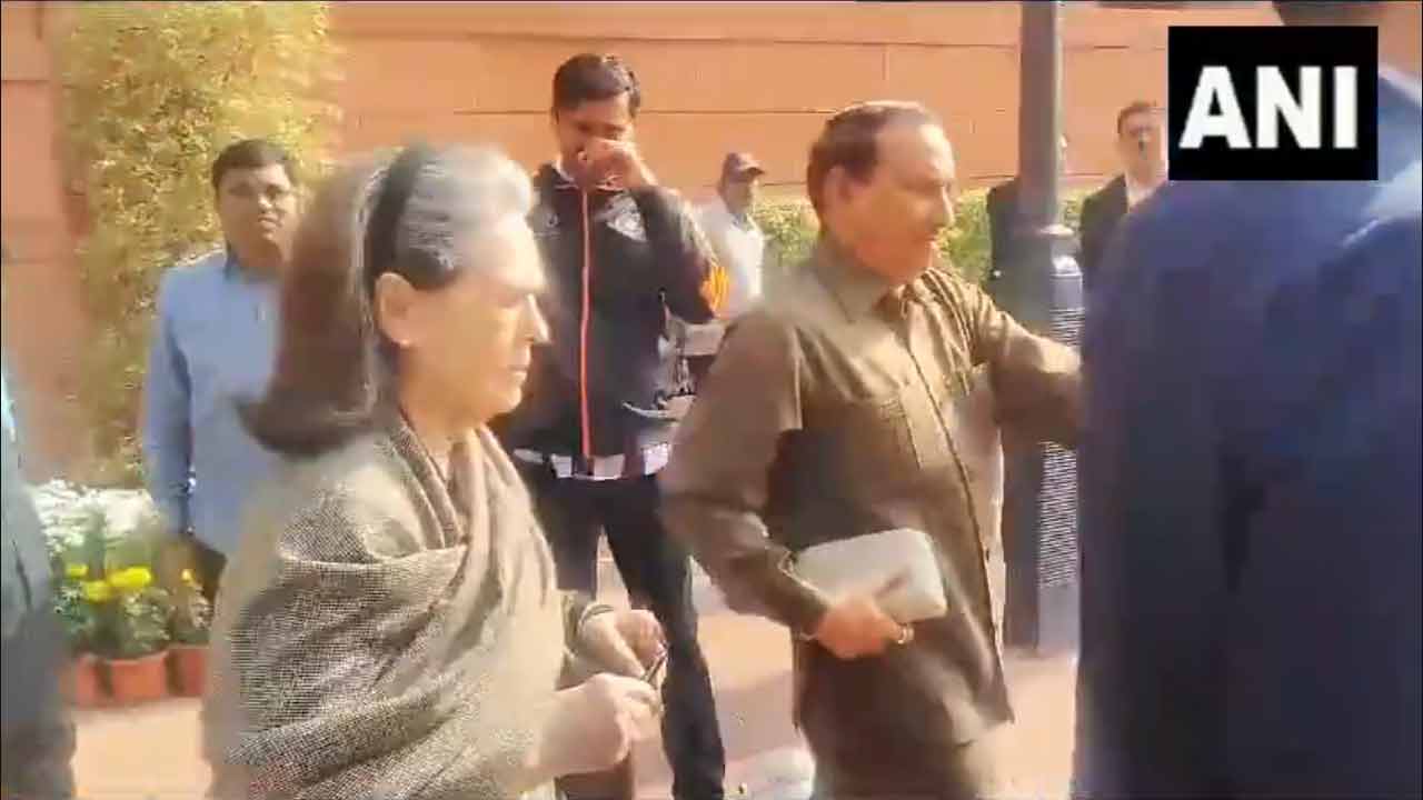 Sonia Gandhi: రేవంత్ ప్ర‌మాణ స్వీకారానికి సోనియా