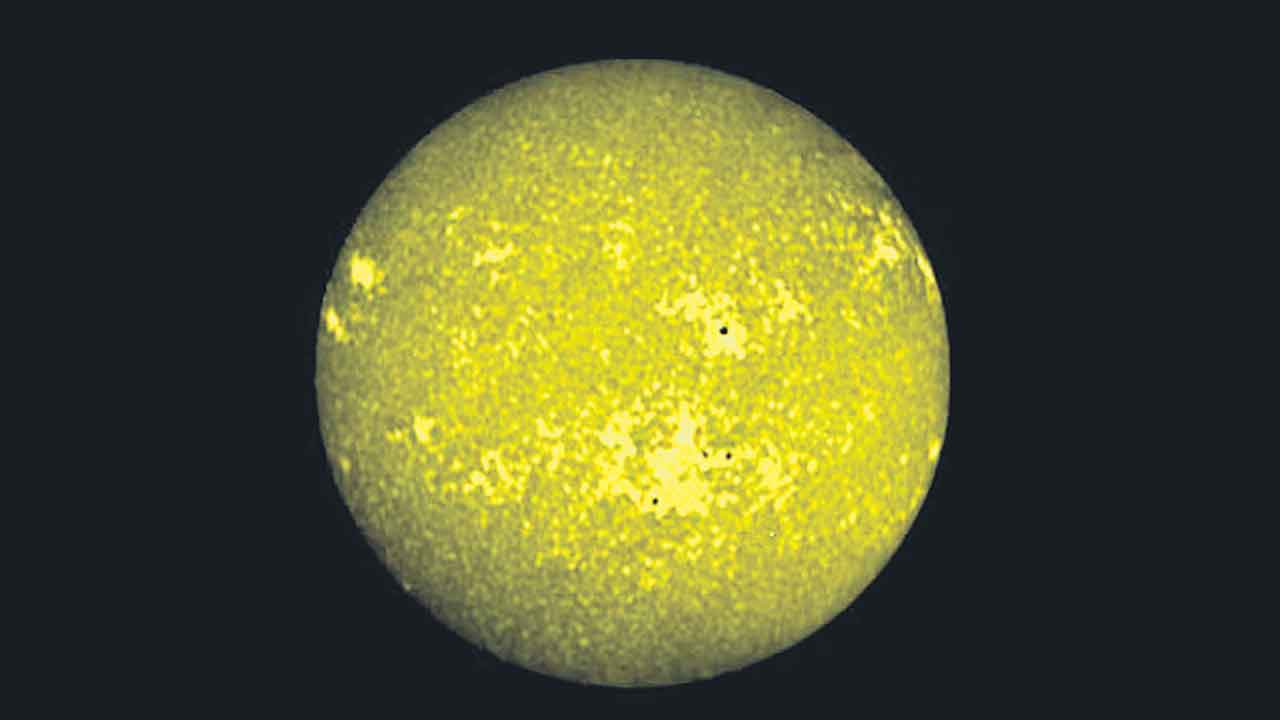 ఆదిత్యుడి తొలి చిత్రం