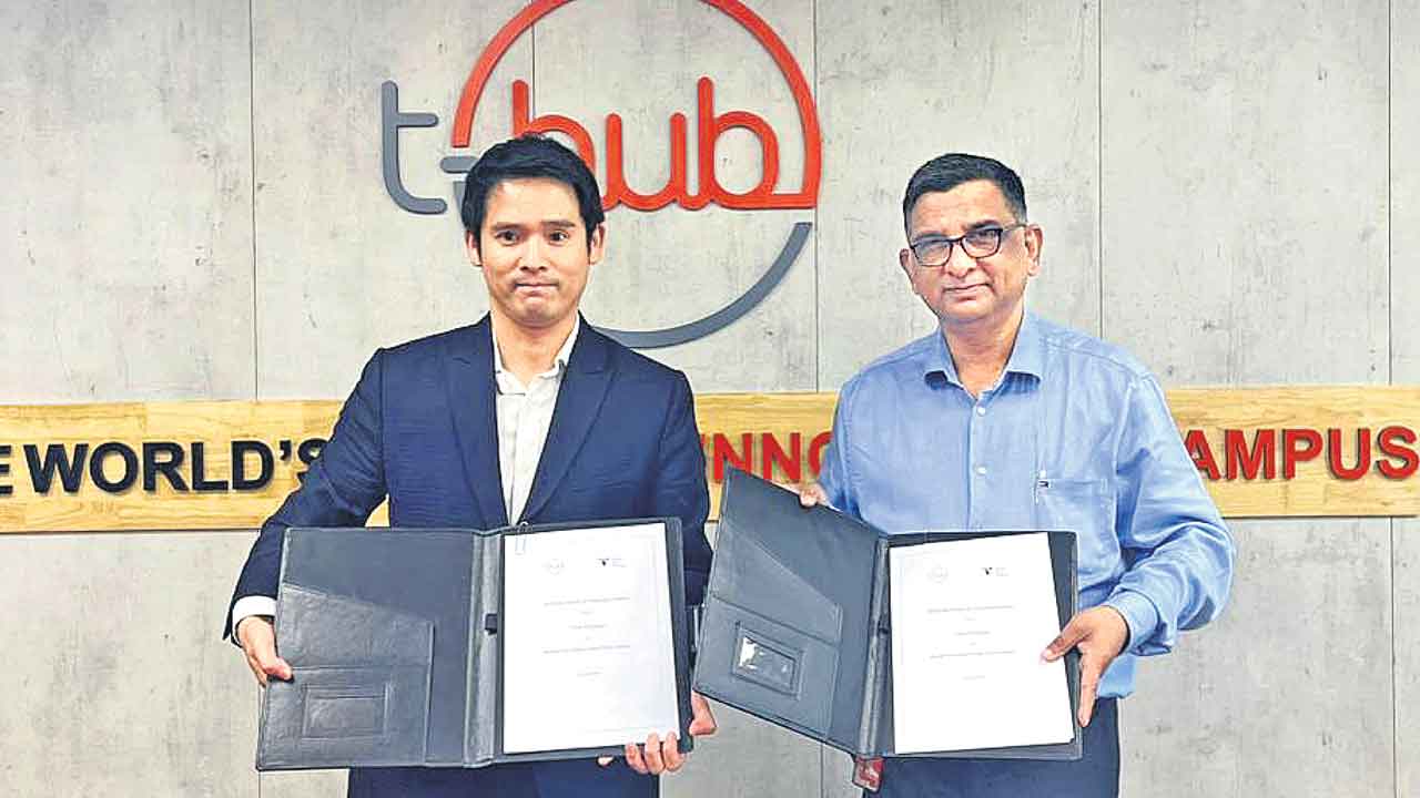 టీ-హబ్తో బియాండ్ నెక్స్ జట్టు