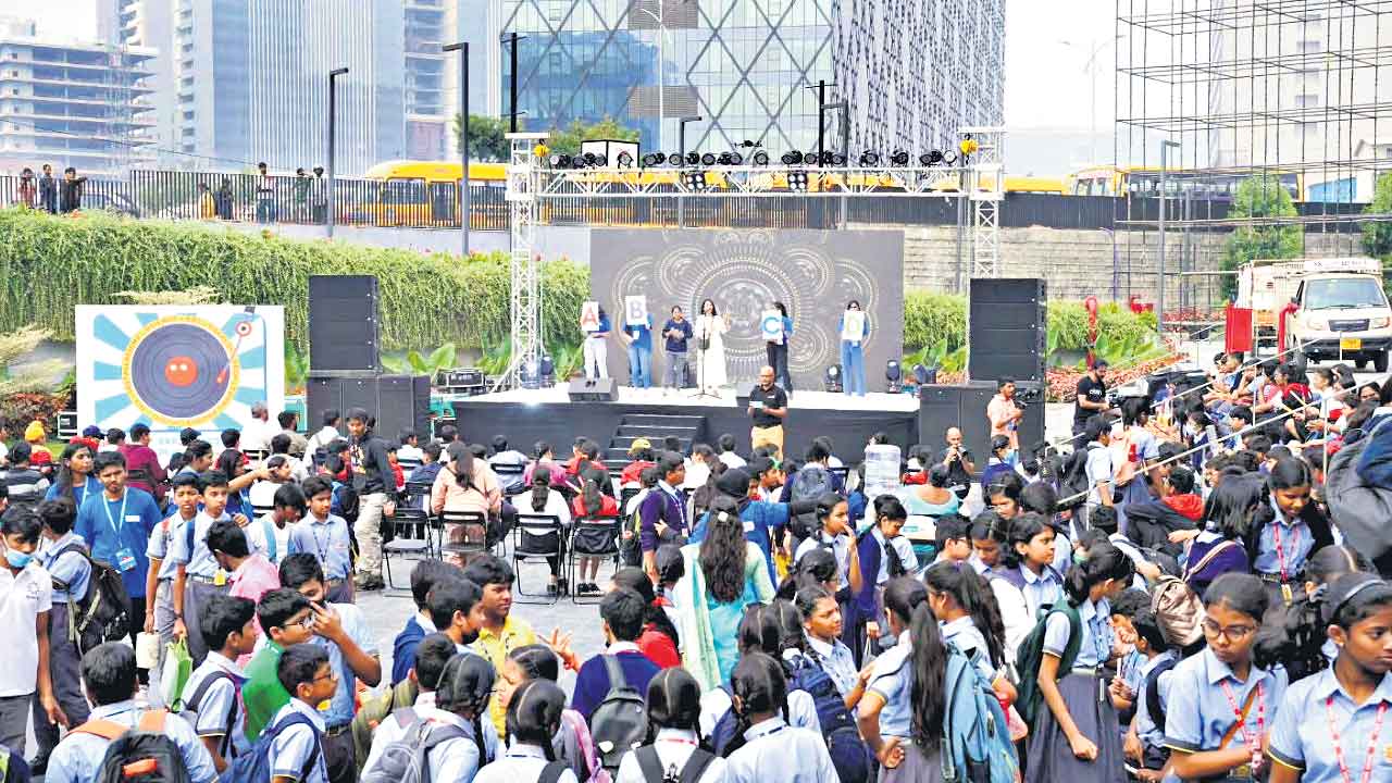 టీ వర్క్స్లో మేకర్స్ ఫెయిర్