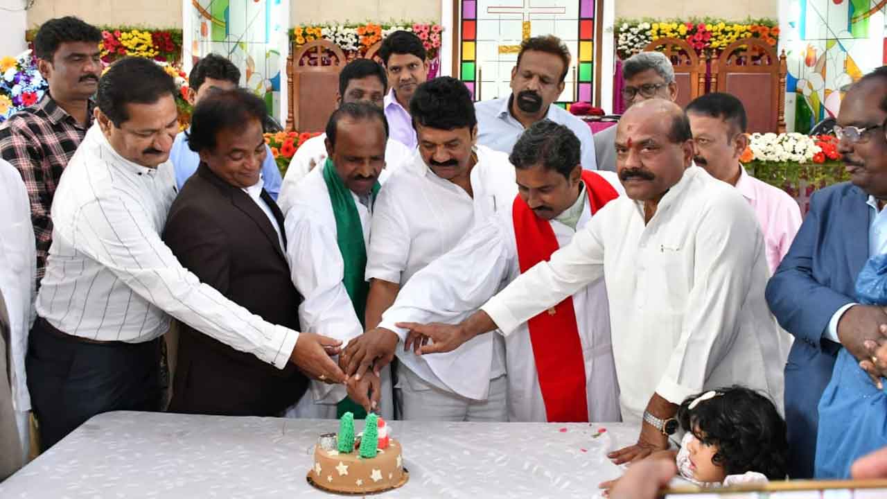 MLA Talasani | యేసుక్రీస్తు మార్గం మానవాళికి ముక్తిమార్గం : ఎమ్మెల్యే తలసాని