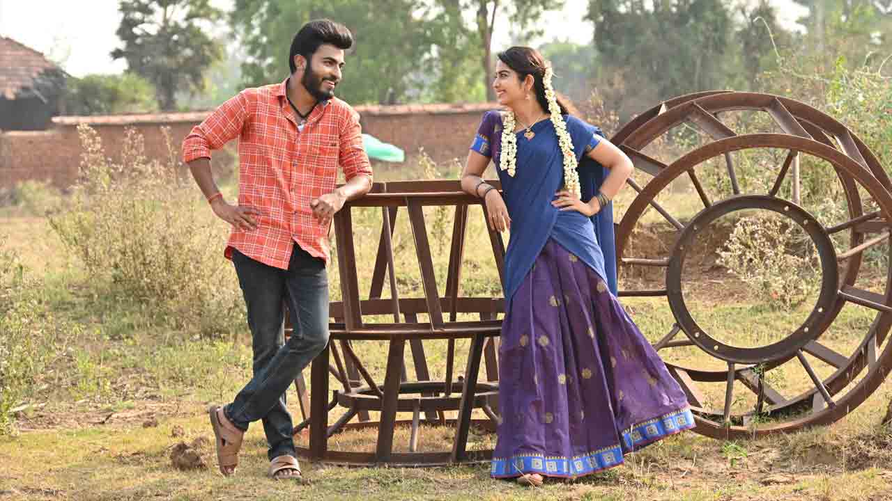 అవికా గోర్‌ హీరోయిన్‌గా విలేజ్‌ లవ్‌స్టోరీ.. ఉయ్యాల జంపాలా తరహాలో హిట్‌ కొట్టేనా?