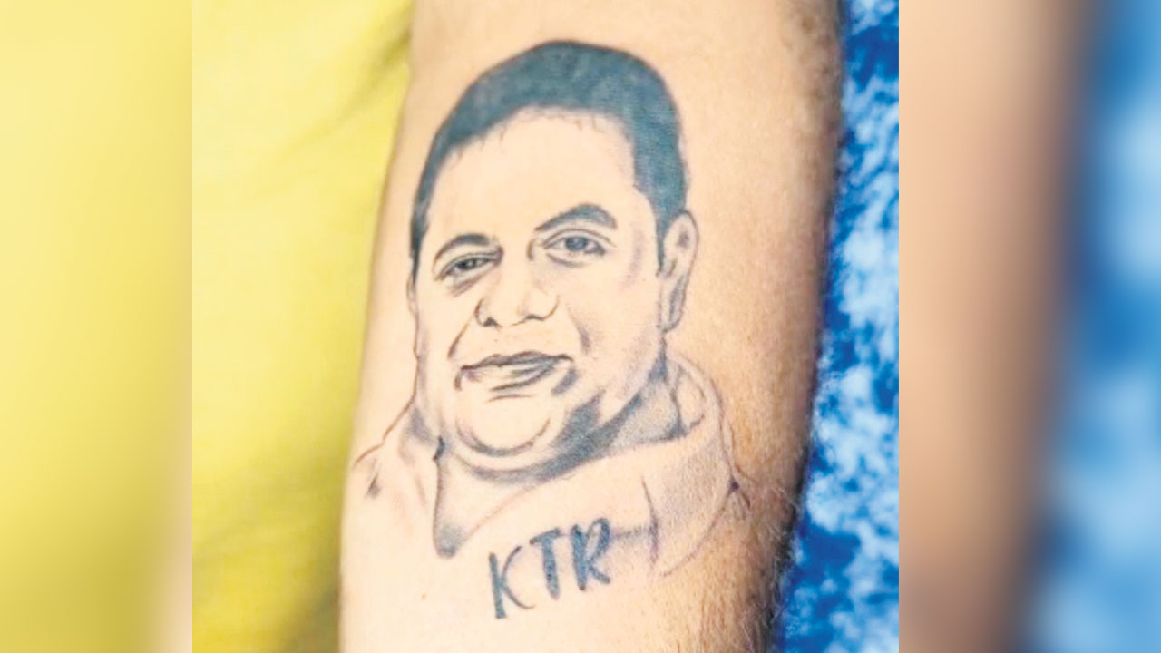 Tattoo | టాటూ ట్రెండ్‌.. నయా లుక్‌ కోసం ఉత్సాహం చూపుతున్న యువత