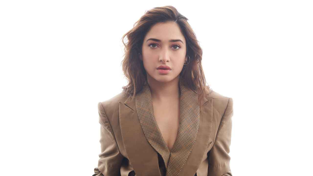 బాలయ్యతో కలిసి చిందెయ్యనుందా?