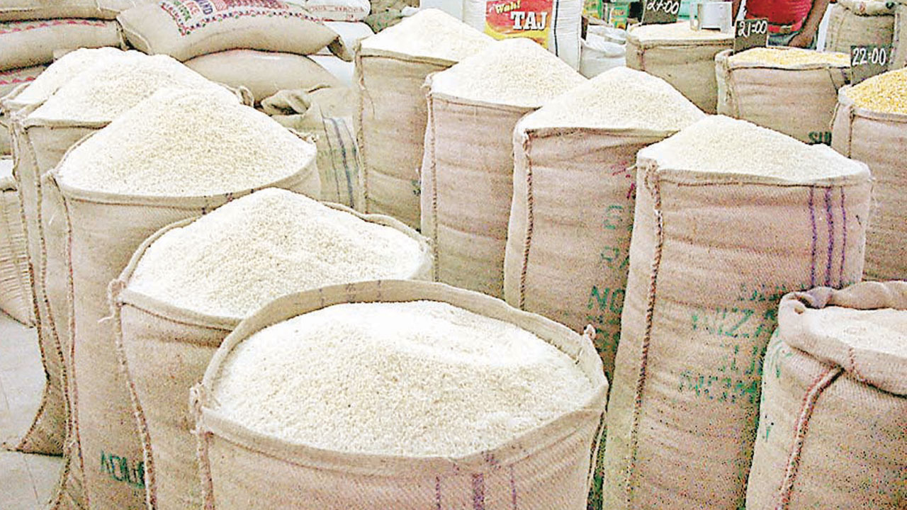 సన్న బియ్యం ధరలకు రెక్కలు