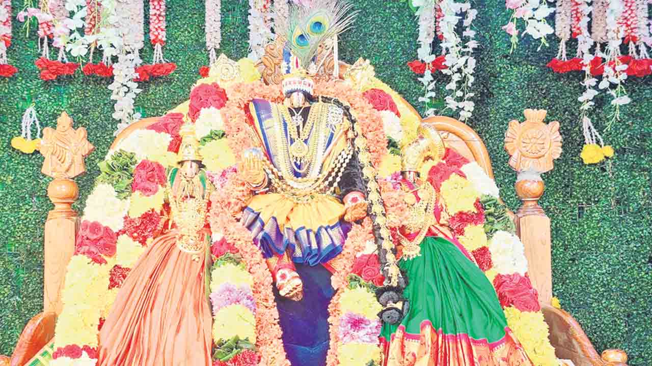 కృష్ణావతారంలో..