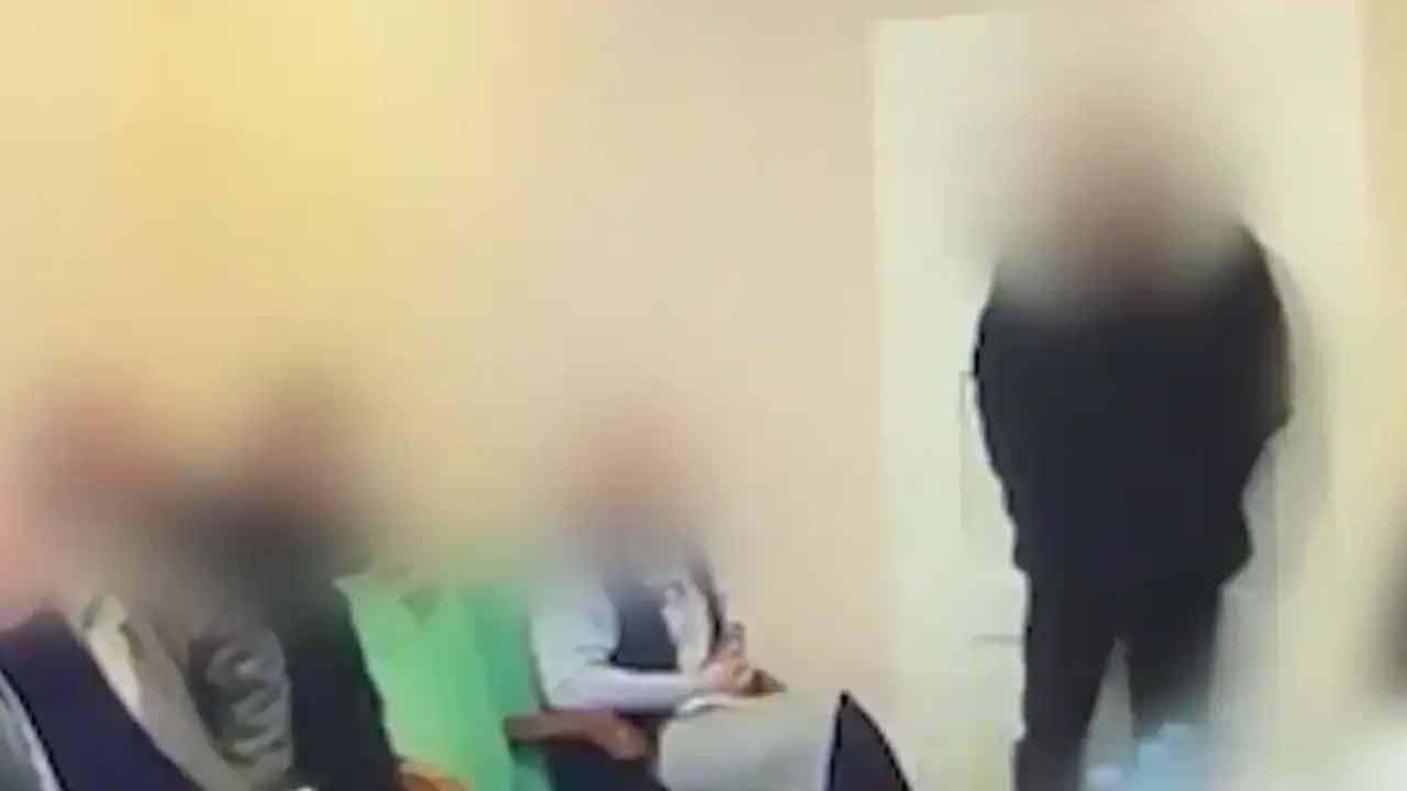 Ukraine: మీటింగ్‌లో గ్రేనేడ్లు విసిరిన కౌన్సిల‌ర్‌.. ఉక్రెయిన్‌లో 26 మందికి గాయాలు.. వీడియో