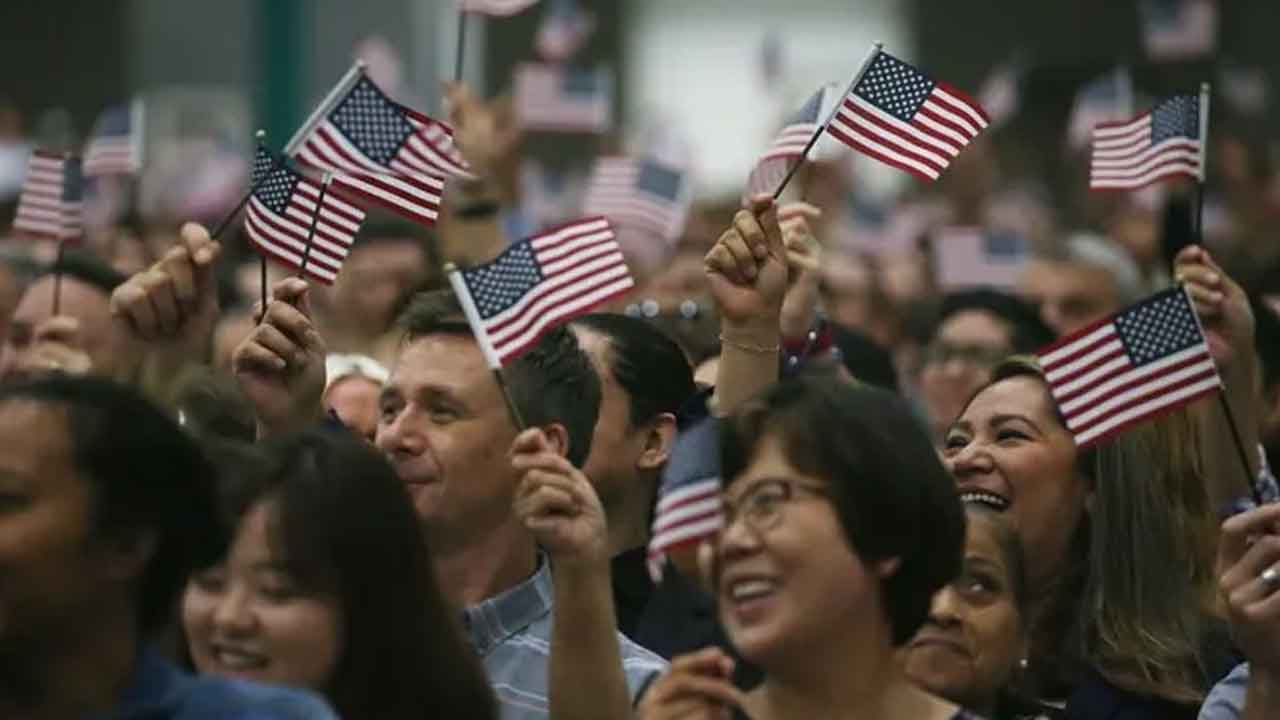 అమెరికా జనాభాలో 15% విదేశీయులే