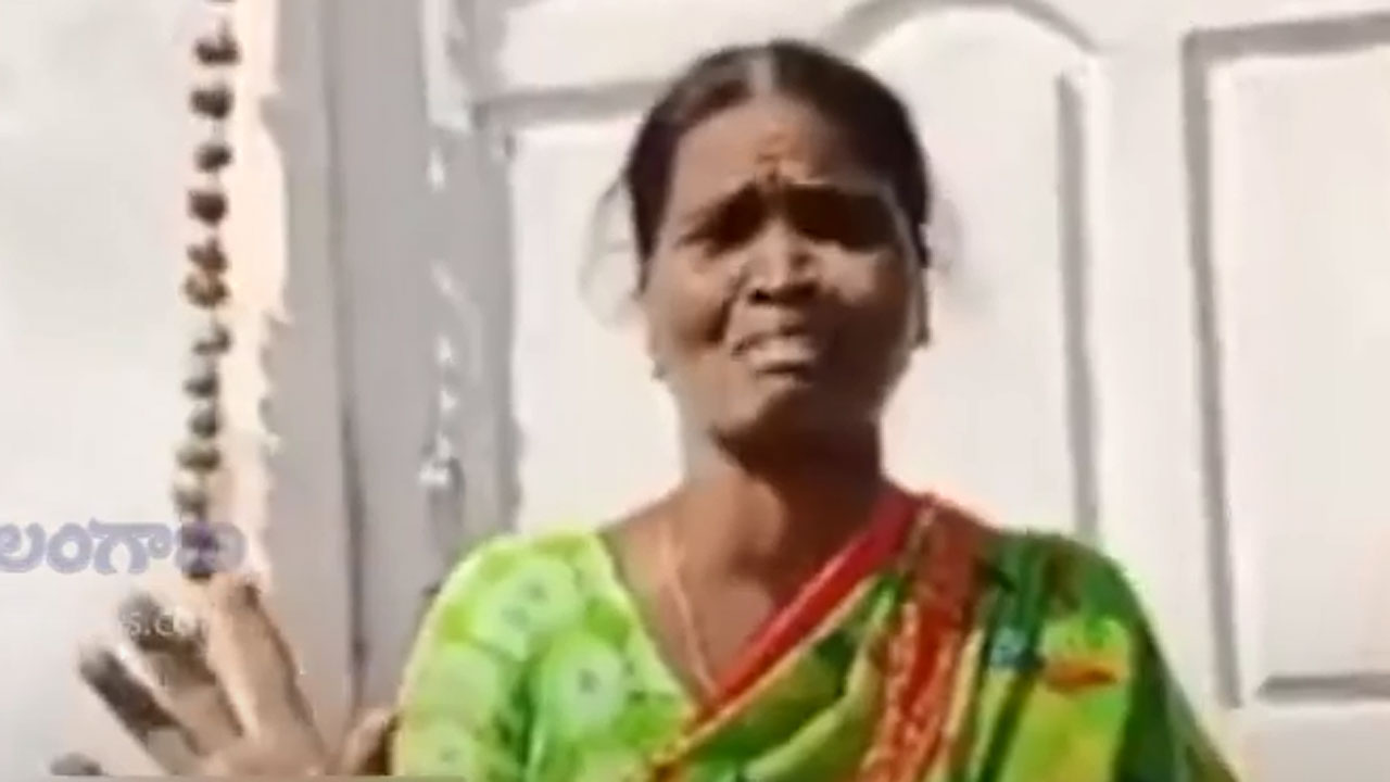 Viral Video | రాబందుల రాజ్యమా?.. ఇందిరమ్మ రాజ్యమా?.. ఏమిటీ కూల్చివేతలు.. వీడియో