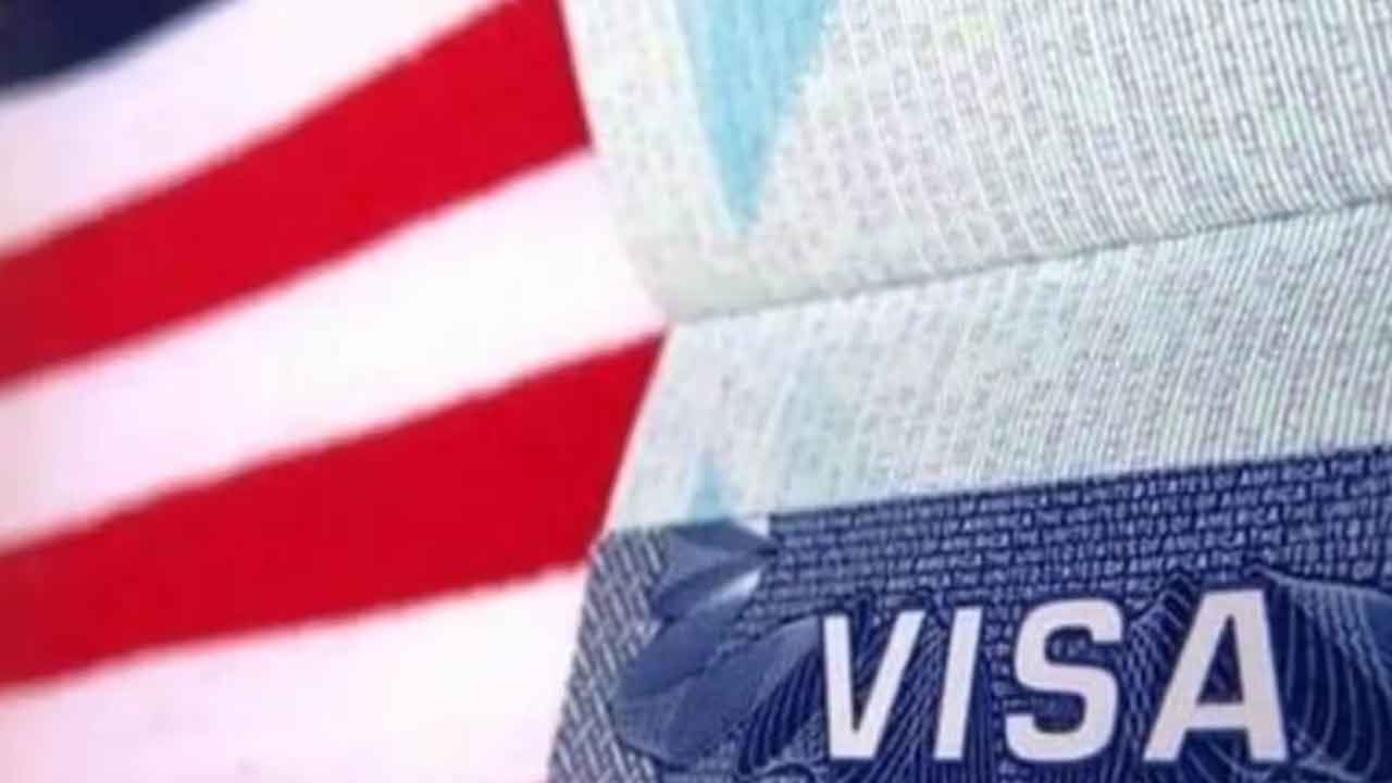 అమెరికా వీసా రుసుములు భారీగా పెంపు!