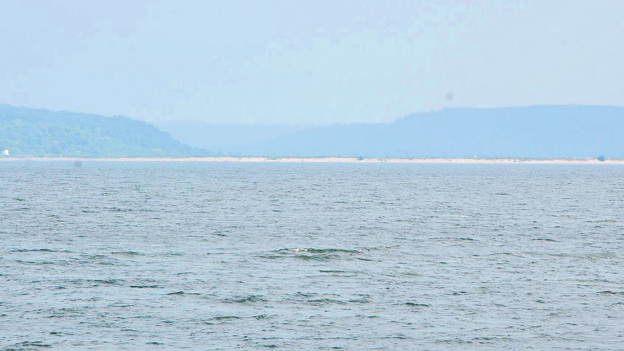 ప్రాజెక్టులు నిండుగా..యాసంగికి పండుగ