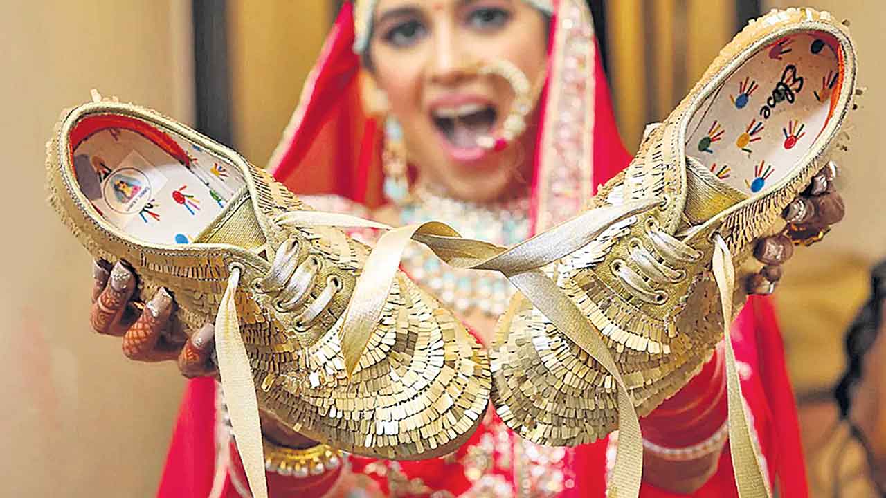 క్విర్కీ నారి..