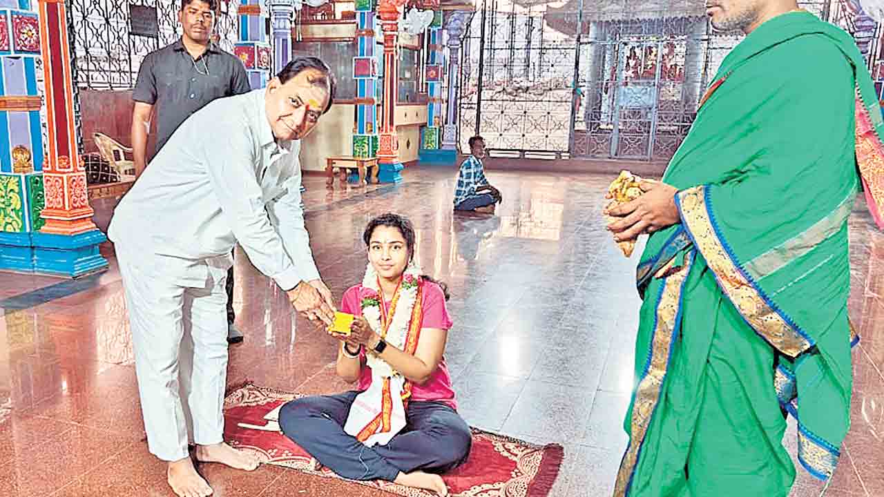 కీసరగుట్ట,చీర్యాల్‌లో భక్తుల సందడి