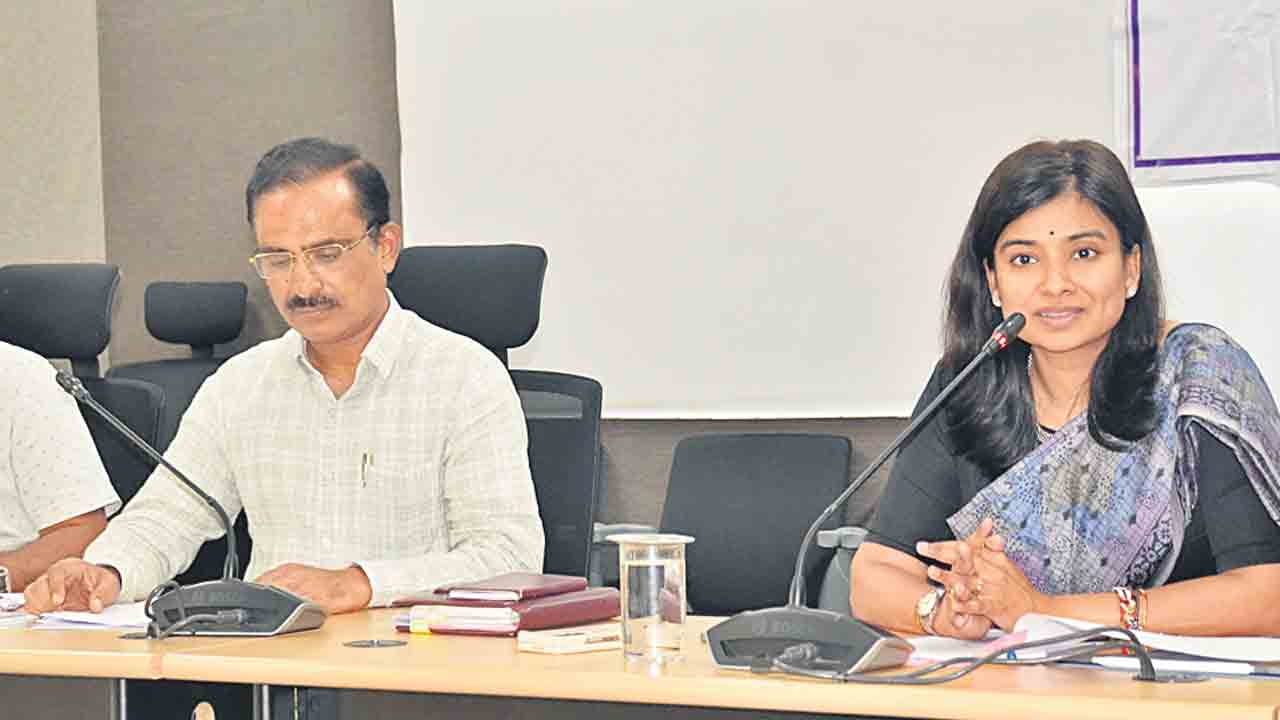 విద్యార్థుల హాజరు శాతం పెంచాలి