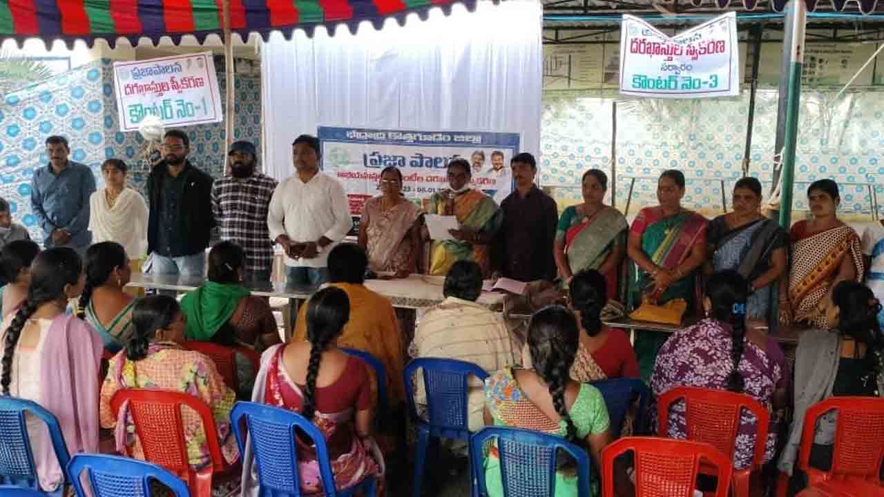 గందరగోళం మధ్య గ్రామసభలు