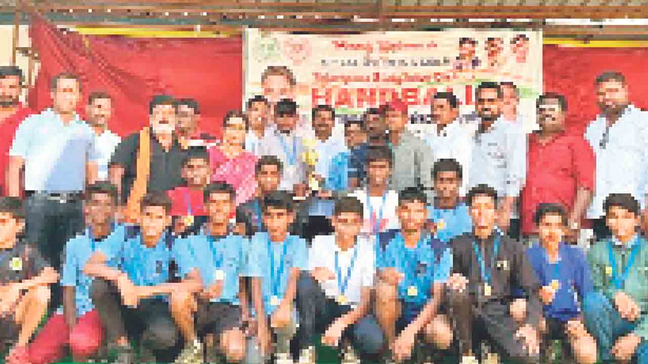 రసవత్తరంగా..