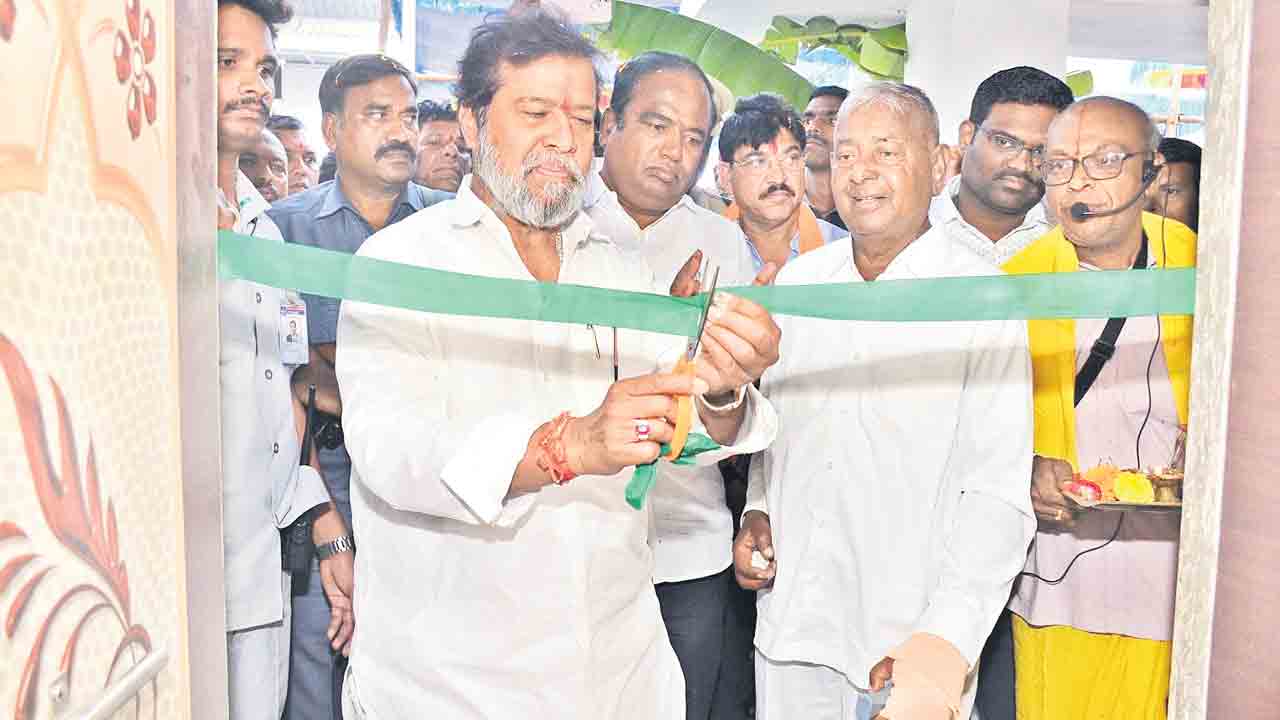 విద్య, వైద్య రంగాల బలోపేతానికి కృషి