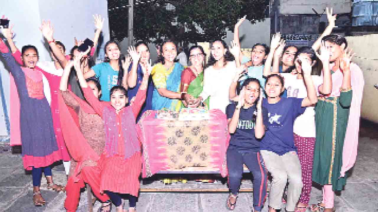 ‘శ్రీచైతన్య’లో ముగిసిన క్రీడా పోటీలు