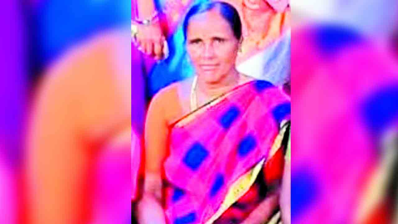 అమ్మ అని మరిచి..