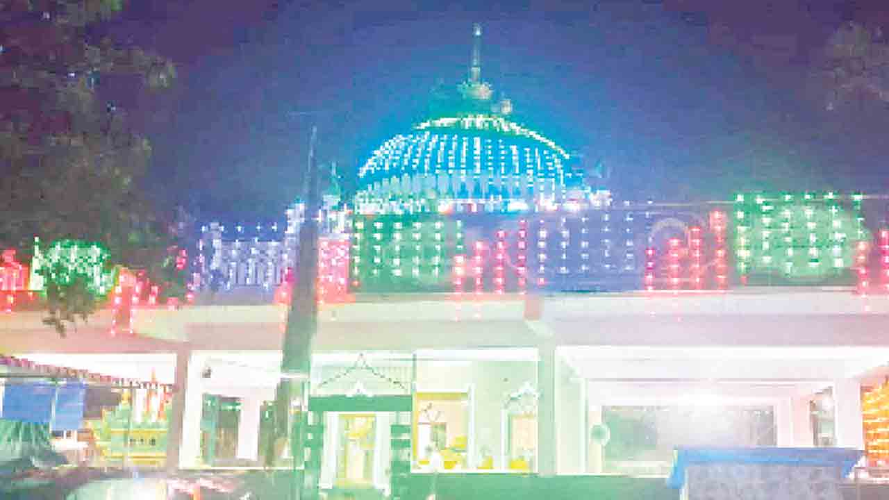 మతసామరస్యానికి ప్రతీక అబ్దుల్‌ ఖాదర్‌ దర్గా