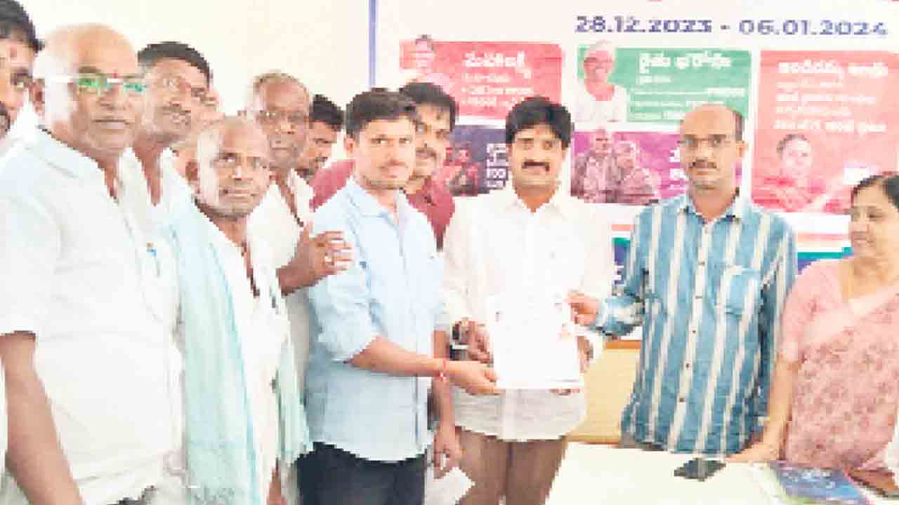 ప్రతి ఒక్కరికీ సంక్షేమ పథకాలు