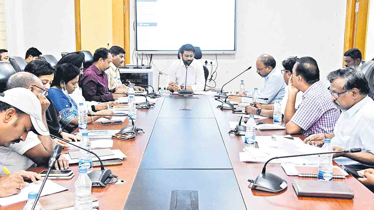 ప్రమాదాలను నివారించాలి..