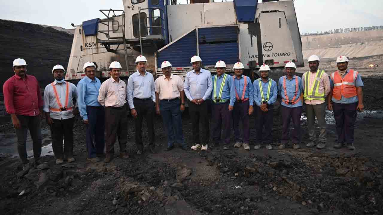 వార్షిక బొగ్గు ఉత్పత్తి లక్ష్యాన్ని అధిగమించాలి