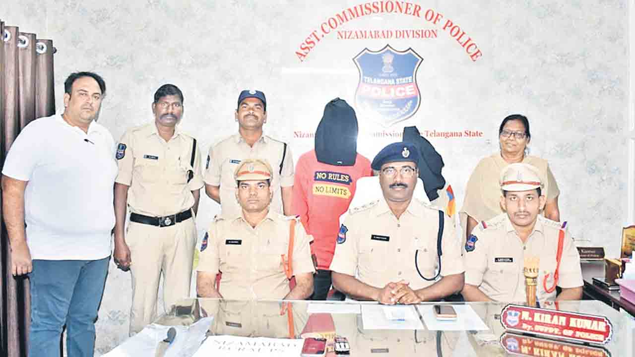 ప్రియుడితో కలిసి భర్తను హతమార్చిన భార్య