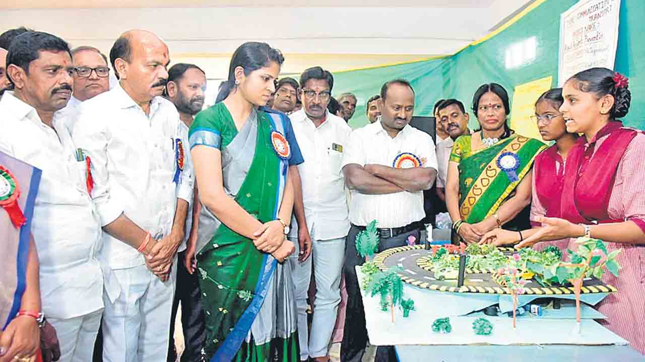 విషయ పరిజ్ఞానాన్ని పెంపొందించుకోవాలి