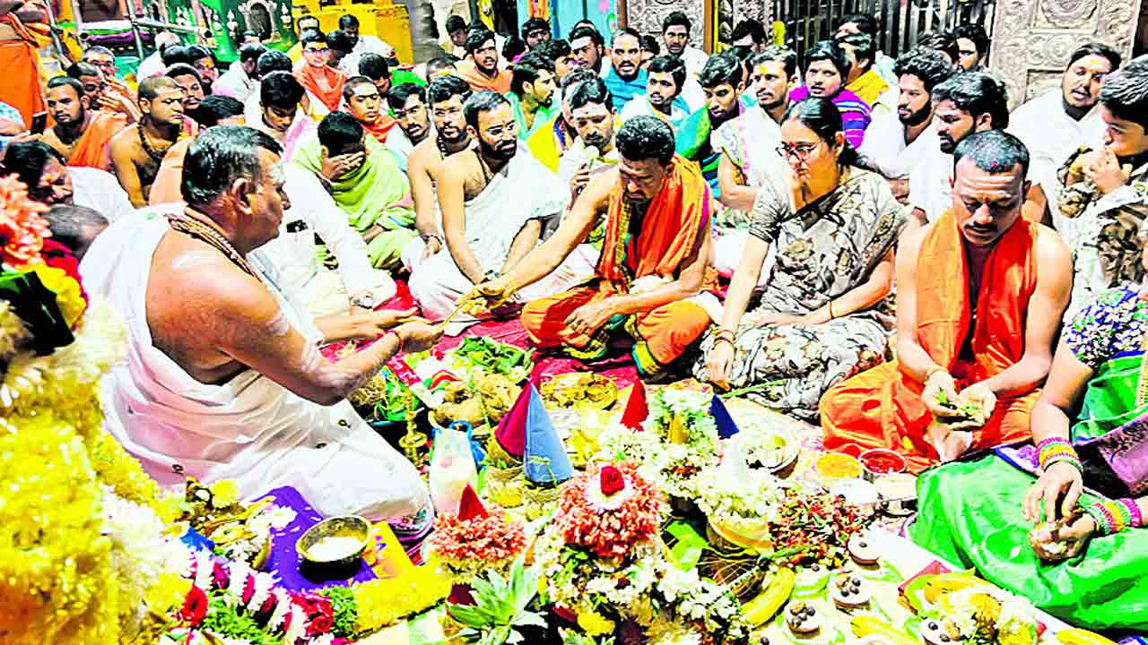 మల్లికార్జునుడికి బిల్వార్చన