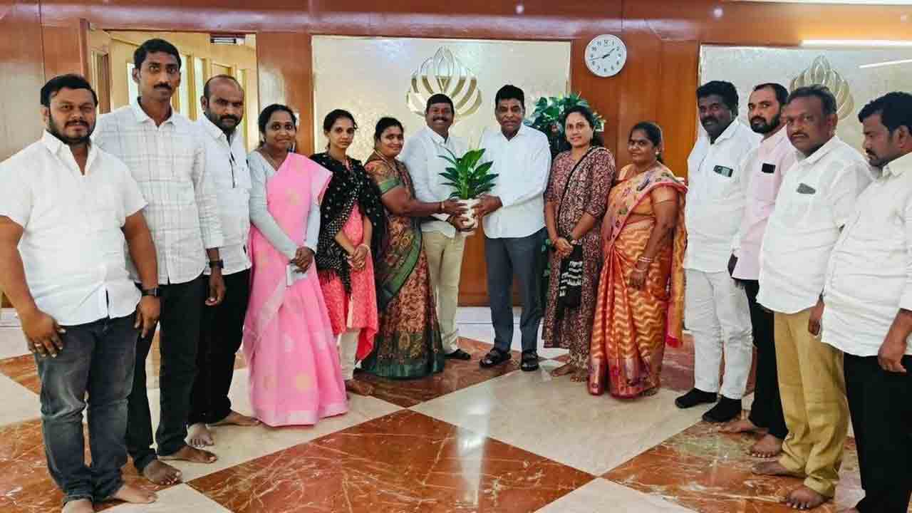 ఎంపీ నామాను కలిసిన కౌన్సిలర్లు