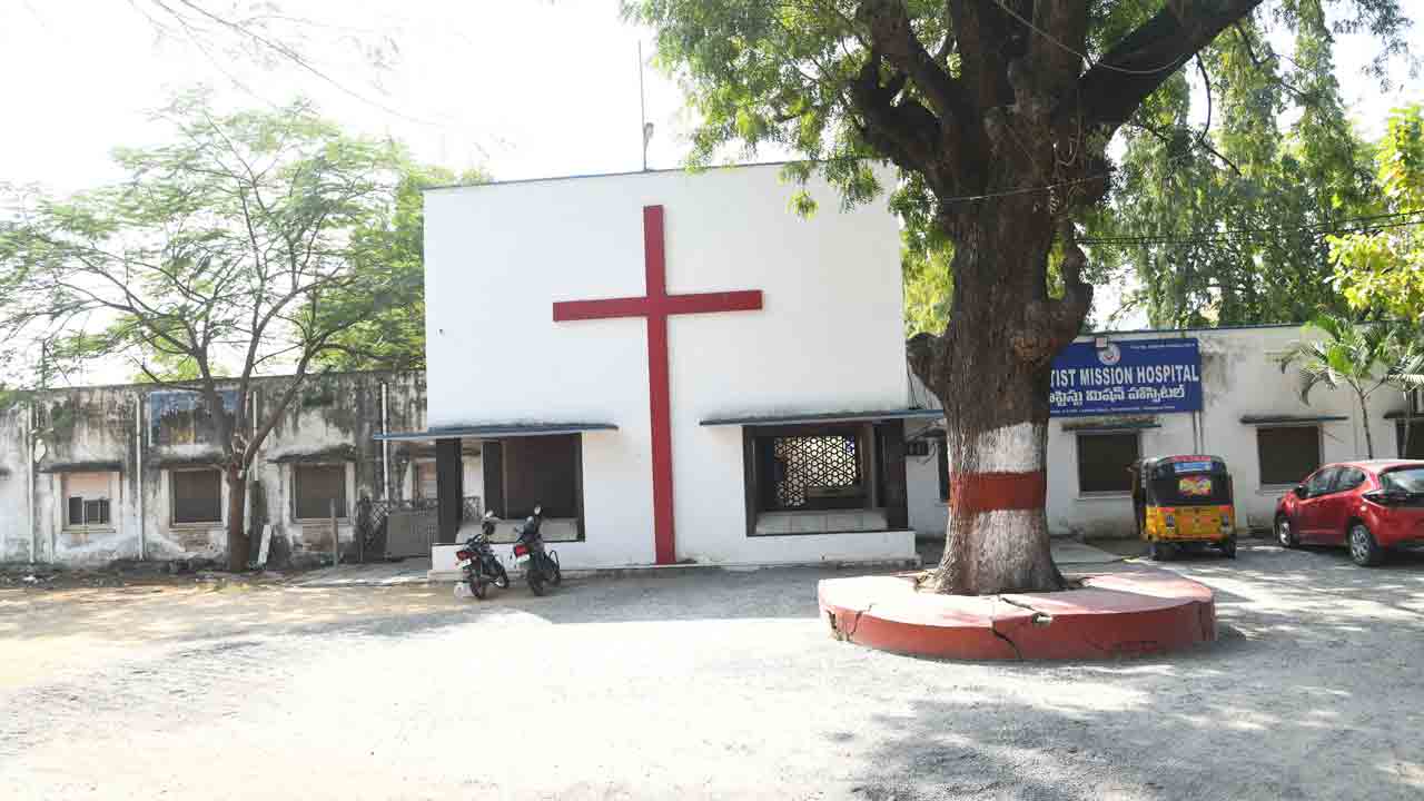 మిషన్‌ హాస్పిటల్‌ స్థలం కబ్జాకు యత్నం