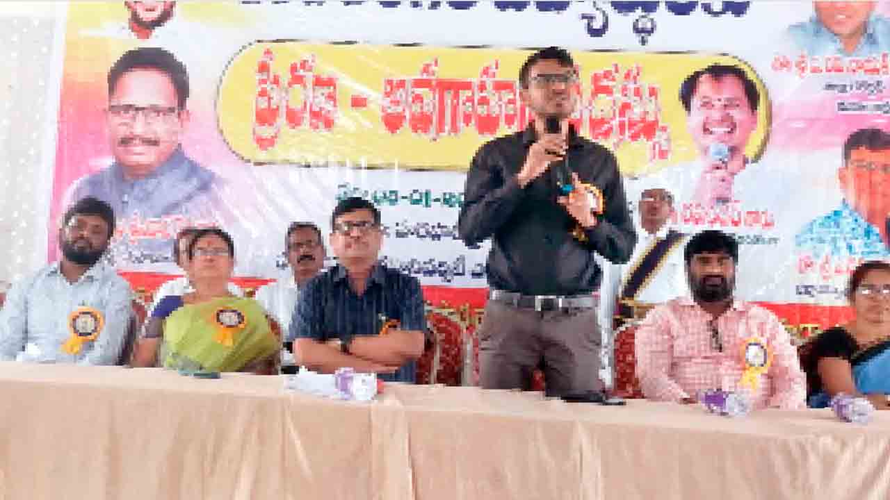 విద్యార్థులకు భవిష్యత్‌పై లక్ష్యం ఉండాలి